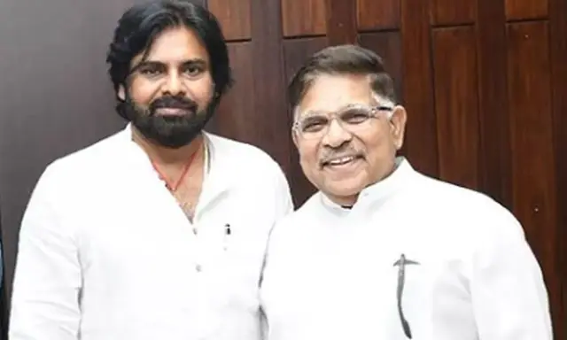 30 ఏళ్ల ప్రయాణం: పవన్ కళ్యాణ్కు బాస్ అల్లు అరవింద్ సర్ప్రైజ్