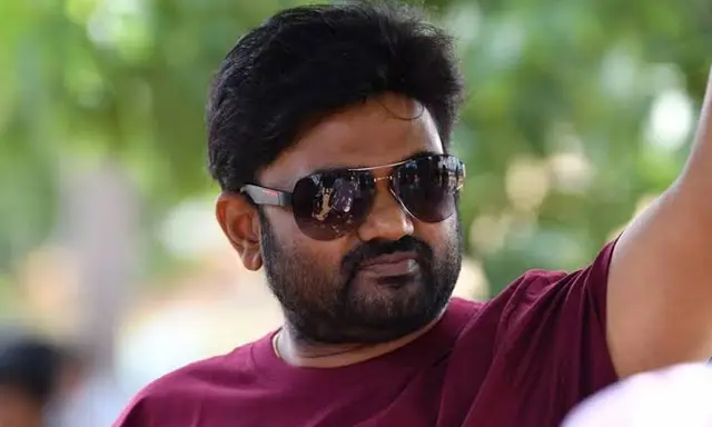 మారుతి.. ఈసారి మళ్లీ 'బస్ స్టాప్' ప్లాన్‌ తోనా!