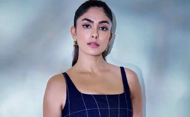 మృణాల్ అలా చెప్పింది.. జనాలకు ఇలా అర్థమైంది?