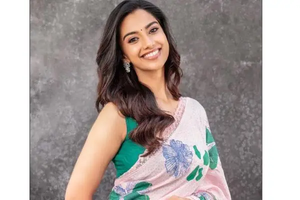 నితిన్ సరసన మీనాక్షి?